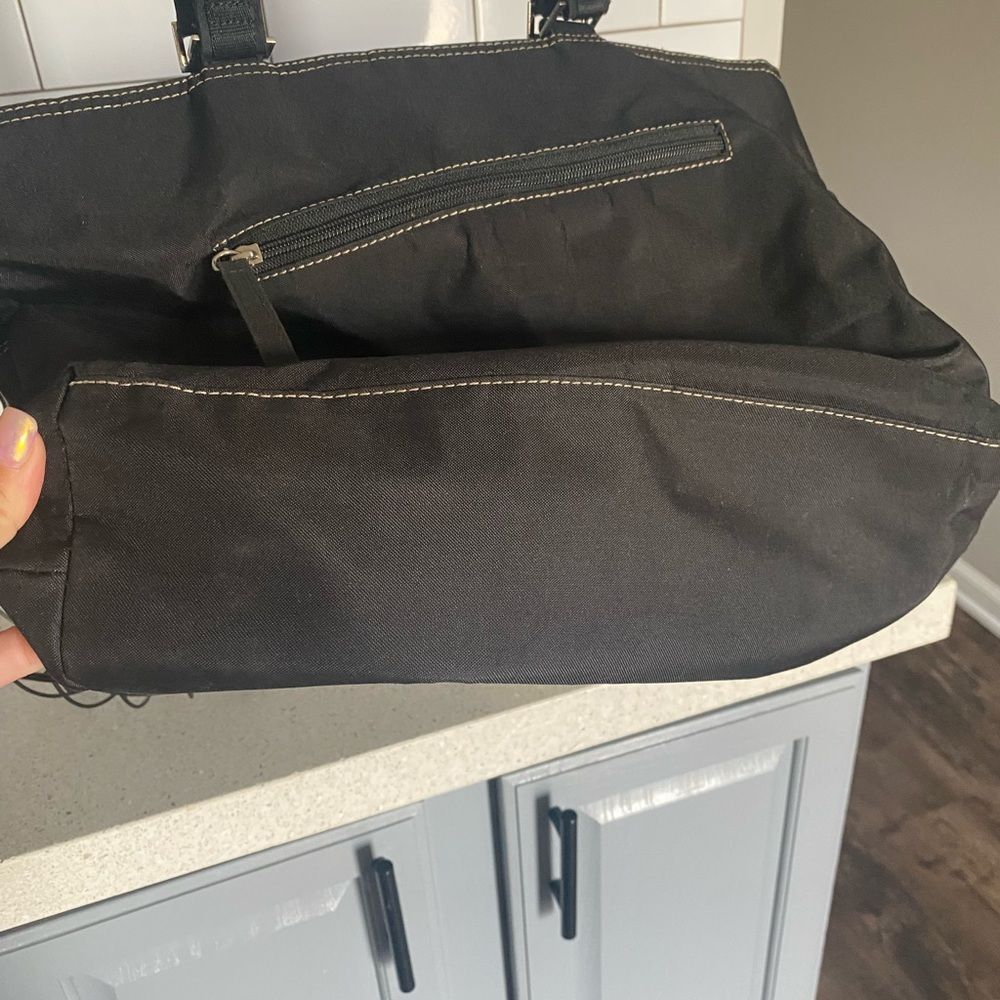 Woman’s Kenneth Cole shoulder bag/purse, holds everything! - Picture 8 of 12